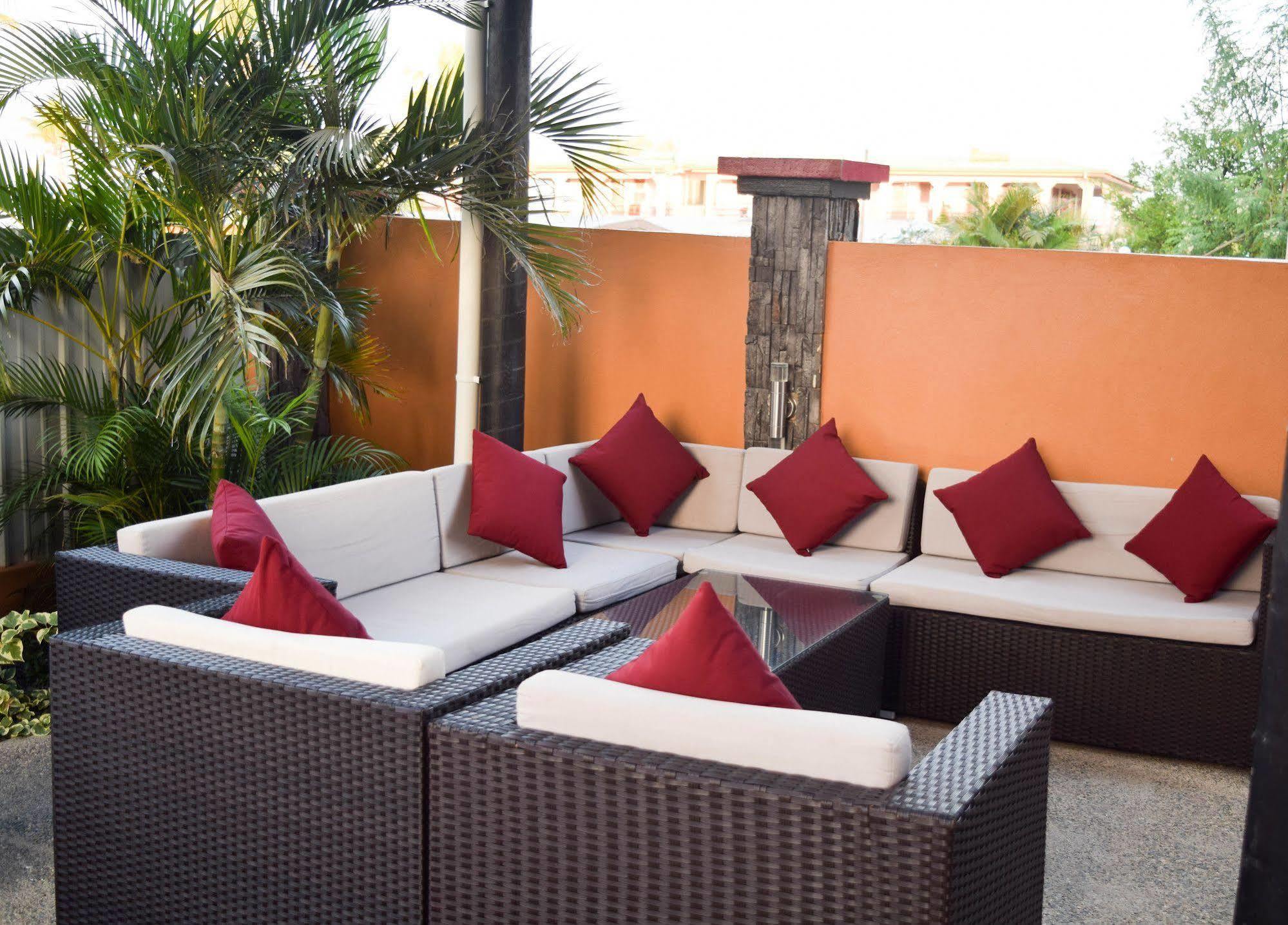Al - Minhaj Service Apartments Нанди Экстерьер фото