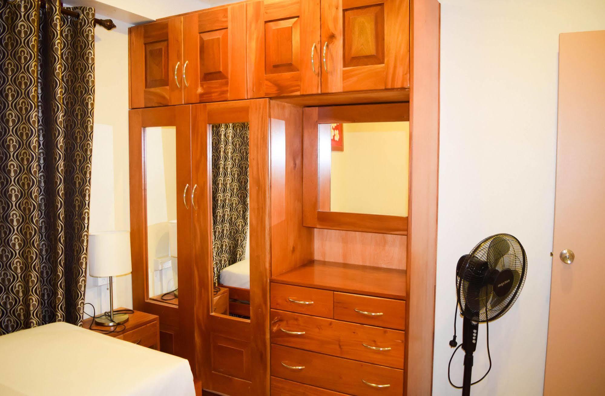 Al - Minhaj Service Apartments Нанди Экстерьер фото